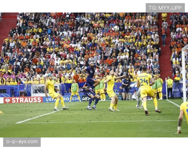 埃德森关键扑救助球队逆转，赛场表现引爆球迷热议