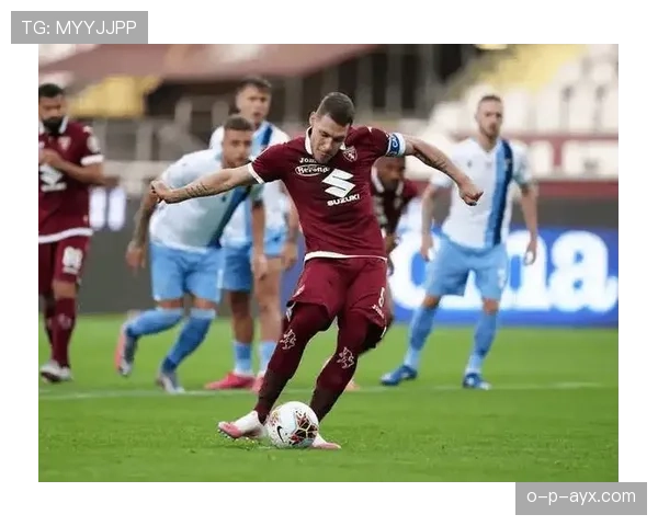 都灵定位球战术再显神威，助力球队强势冲击赛季荣誉