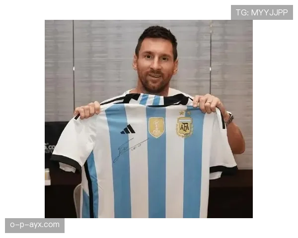 西甲新赛季球衣发布:传统元素与创新设计交融,引爆球迷热议 西甲新赛季球衣发布:传统元素与创新设计交融,引爆球迷热议