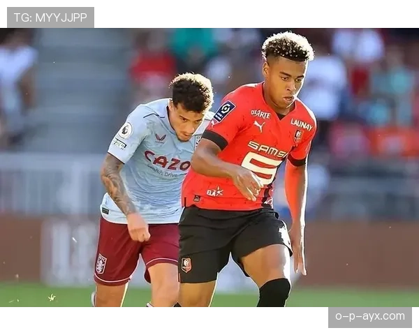 杜埃与罗纳尔迪尼奥进攻创造力与天赋传承对比分析