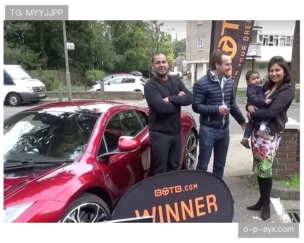 陆光祖朋友圈晒名表晒豪车，赛后拎着便当排队买，笑晕